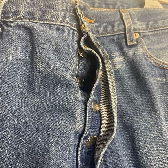 LEVI’S 501‎ Button Fly Men’s Blue Straight Jeans Size 40X32 HAND MEASURES 36X28 - Picture 4 of 12